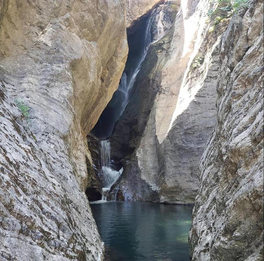 Hotel Kulla e Vjeter  Koman Esterno foto